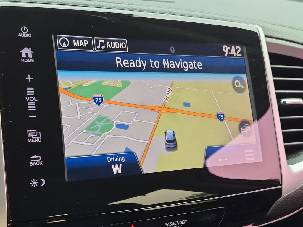 Used 2018 Honda Pilot Touring image 15