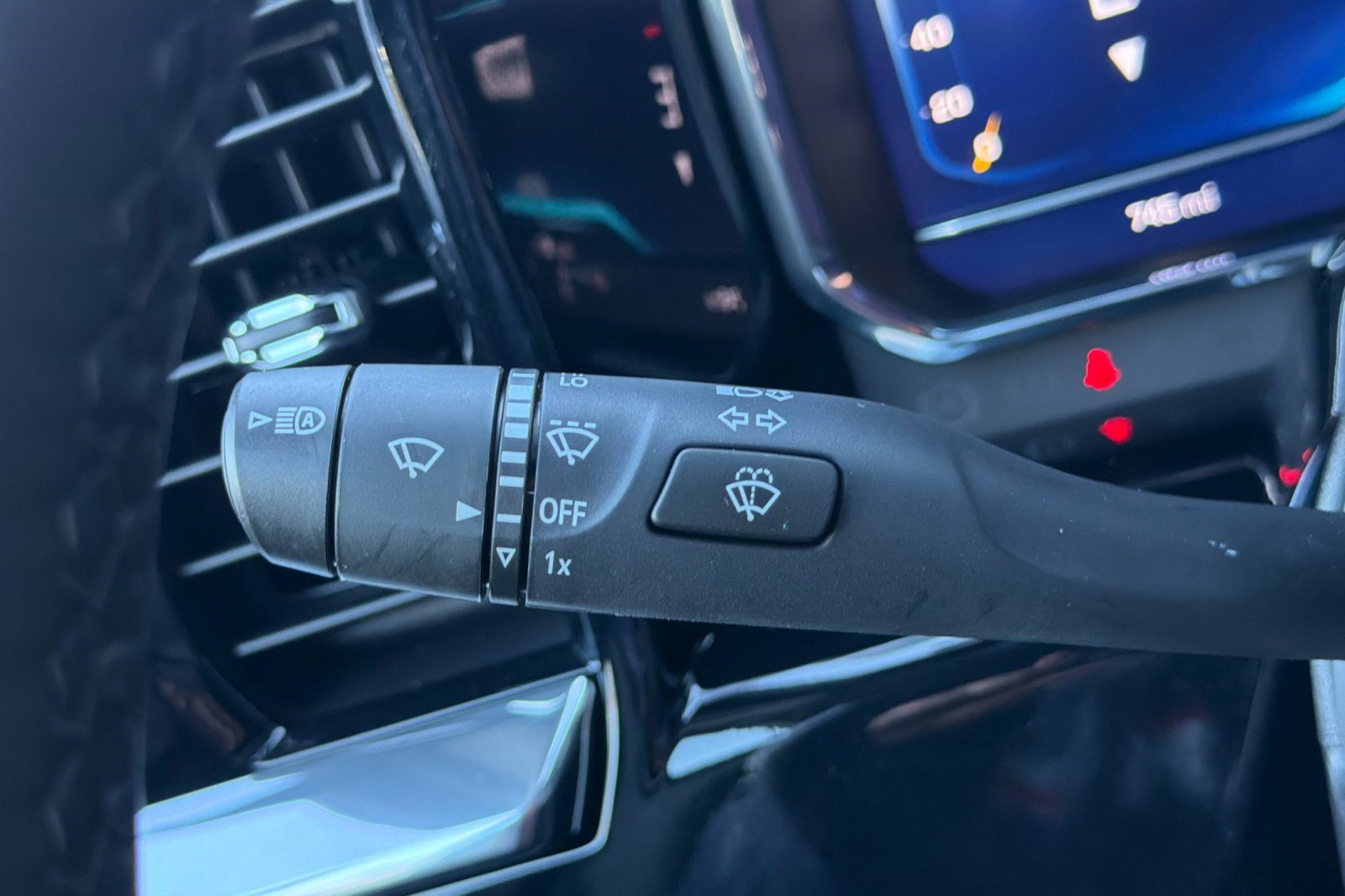 Used 2025 Chevrolet Silverado 1500 LT w/ Protection Package image 31
