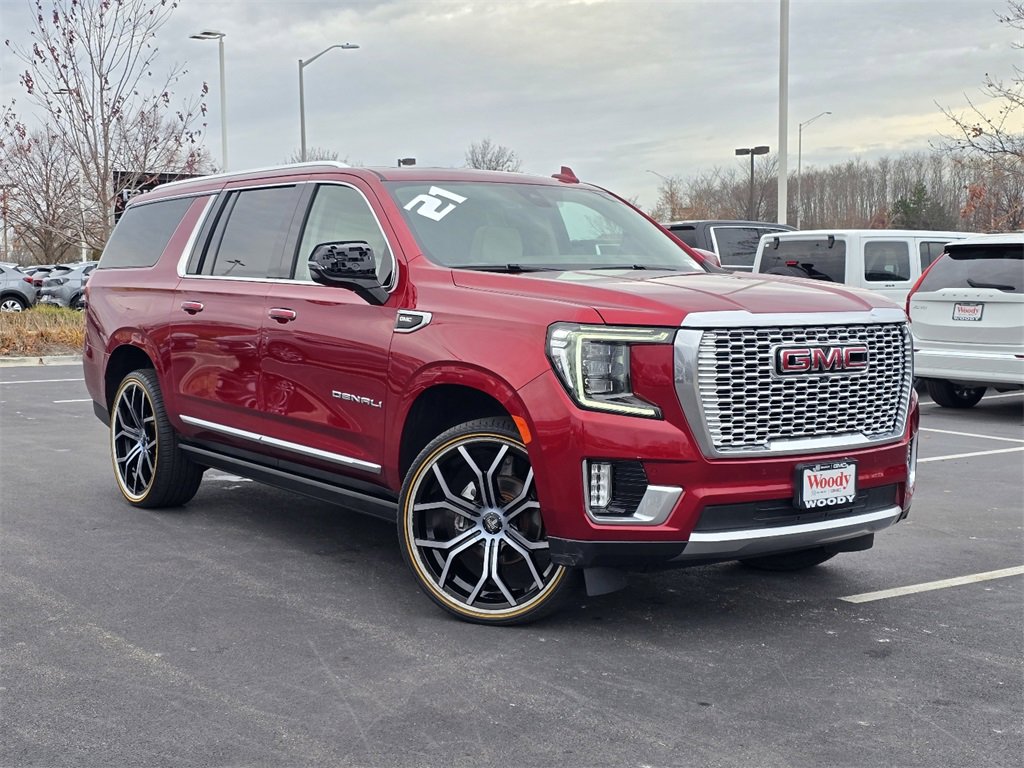 Used 2021 GMC Yukon XL Denali w/ Denali Premium Package image 2