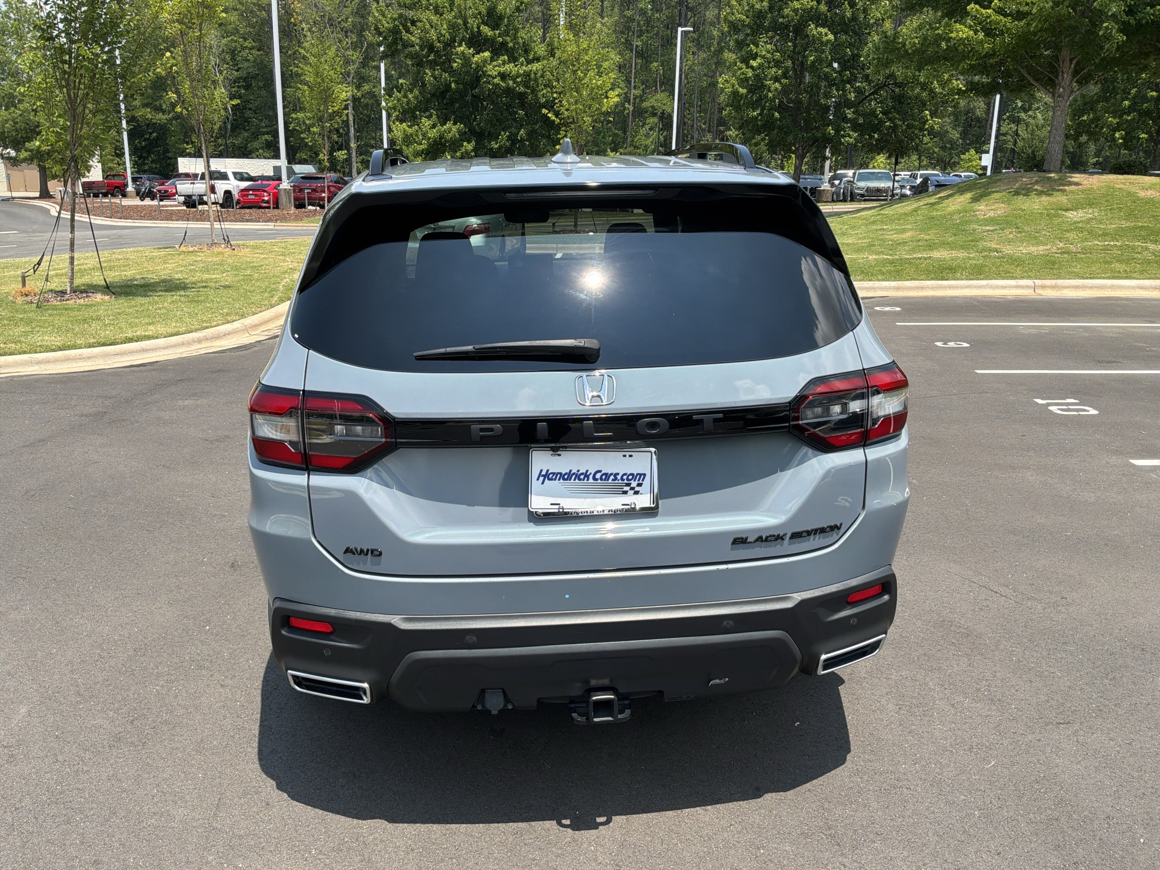Used 2025 Honda Pilot Black Edition image 9