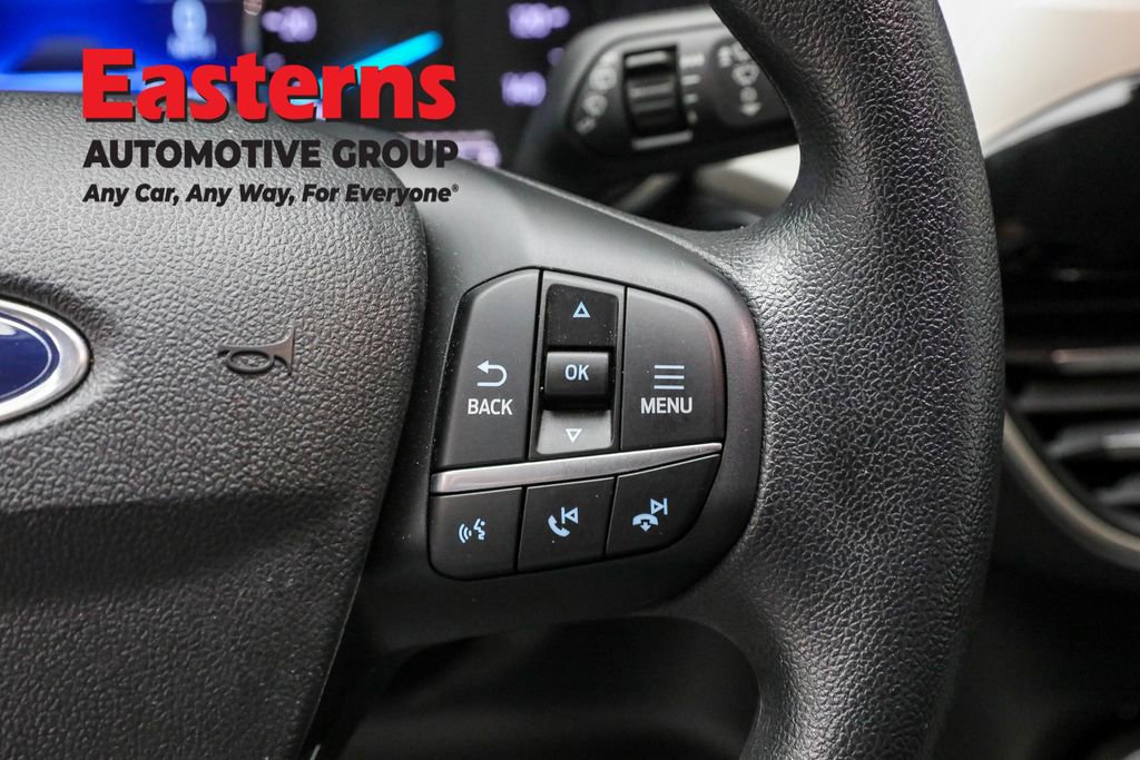 Used 2022 Ford Escape SE image 16