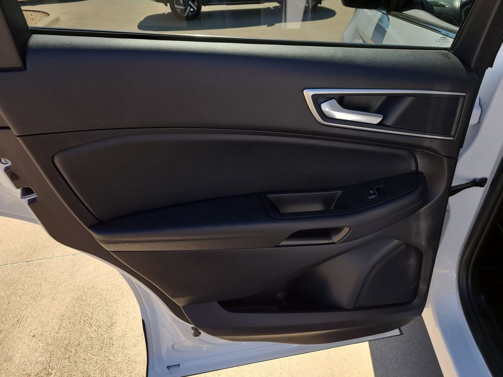 Used 2021 Ford Edge SEL w/ Convenience Package image 14