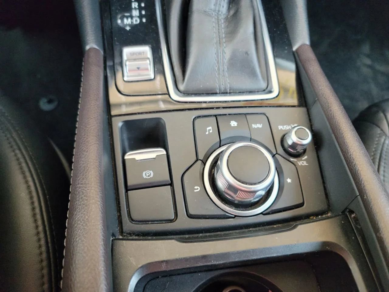 Used 2018 MAZDA MAZDA3 Touring image 12