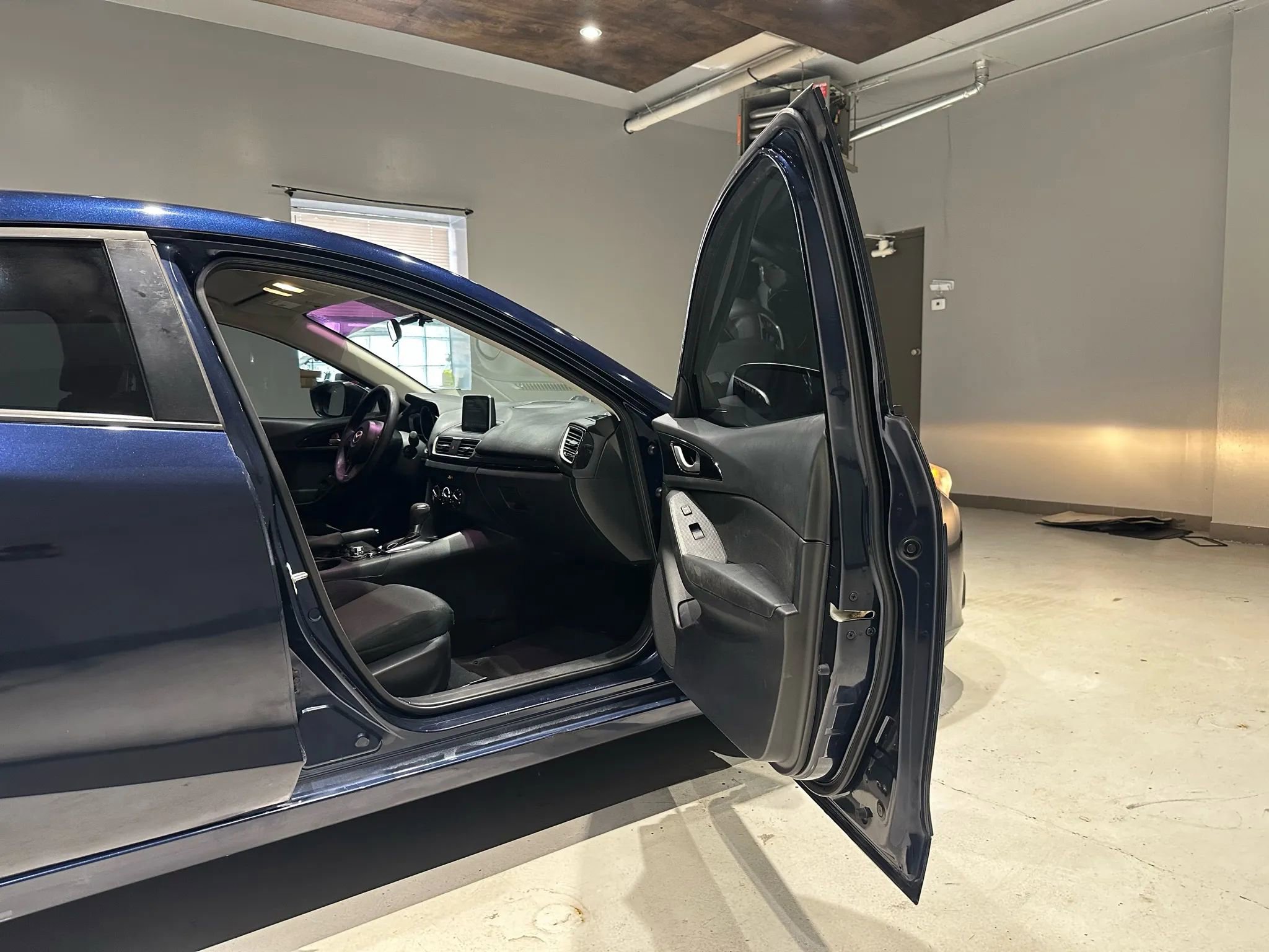 Used 2016 MAZDA MAZDA3 i Sport image 24