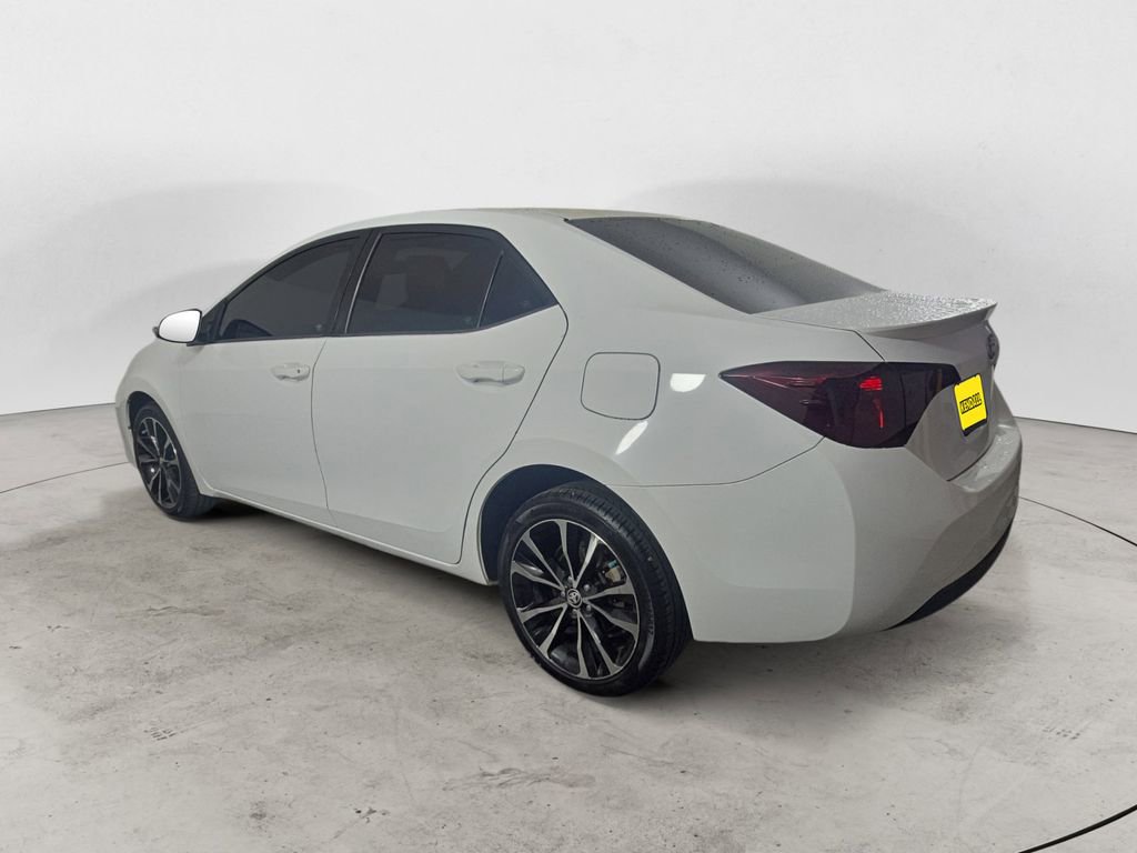 Used 2017 Toyota Corolla SE w/ Carpet Mat Package (TMS) FWD image 3
