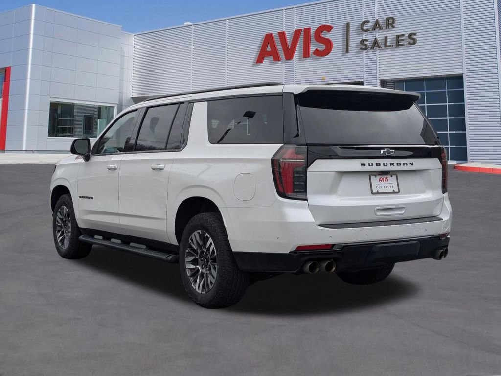 Used 2025 Chevrolet Suburban Z71 image 9