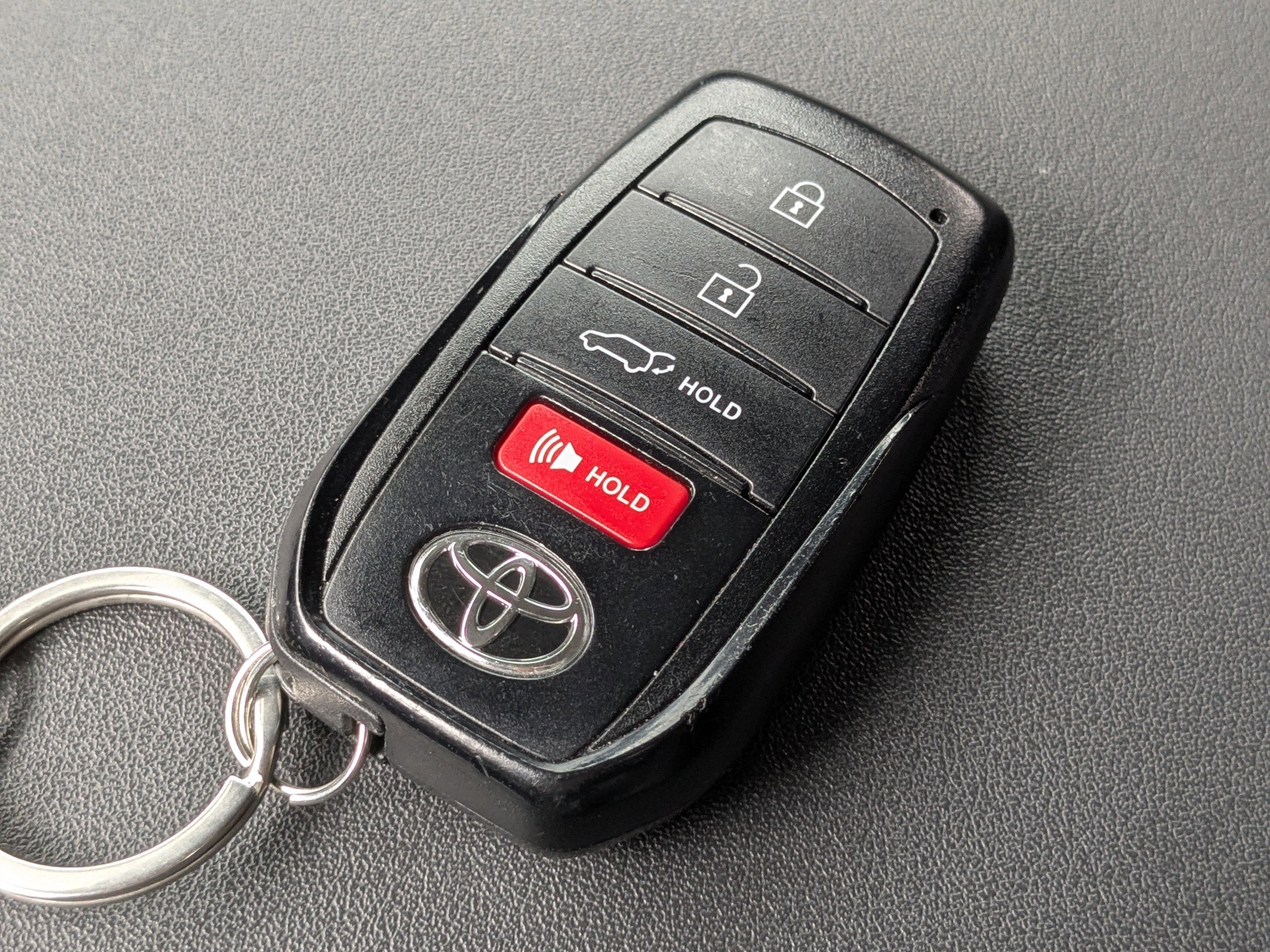 Used 2024 Toyota Highlander XLE image 28