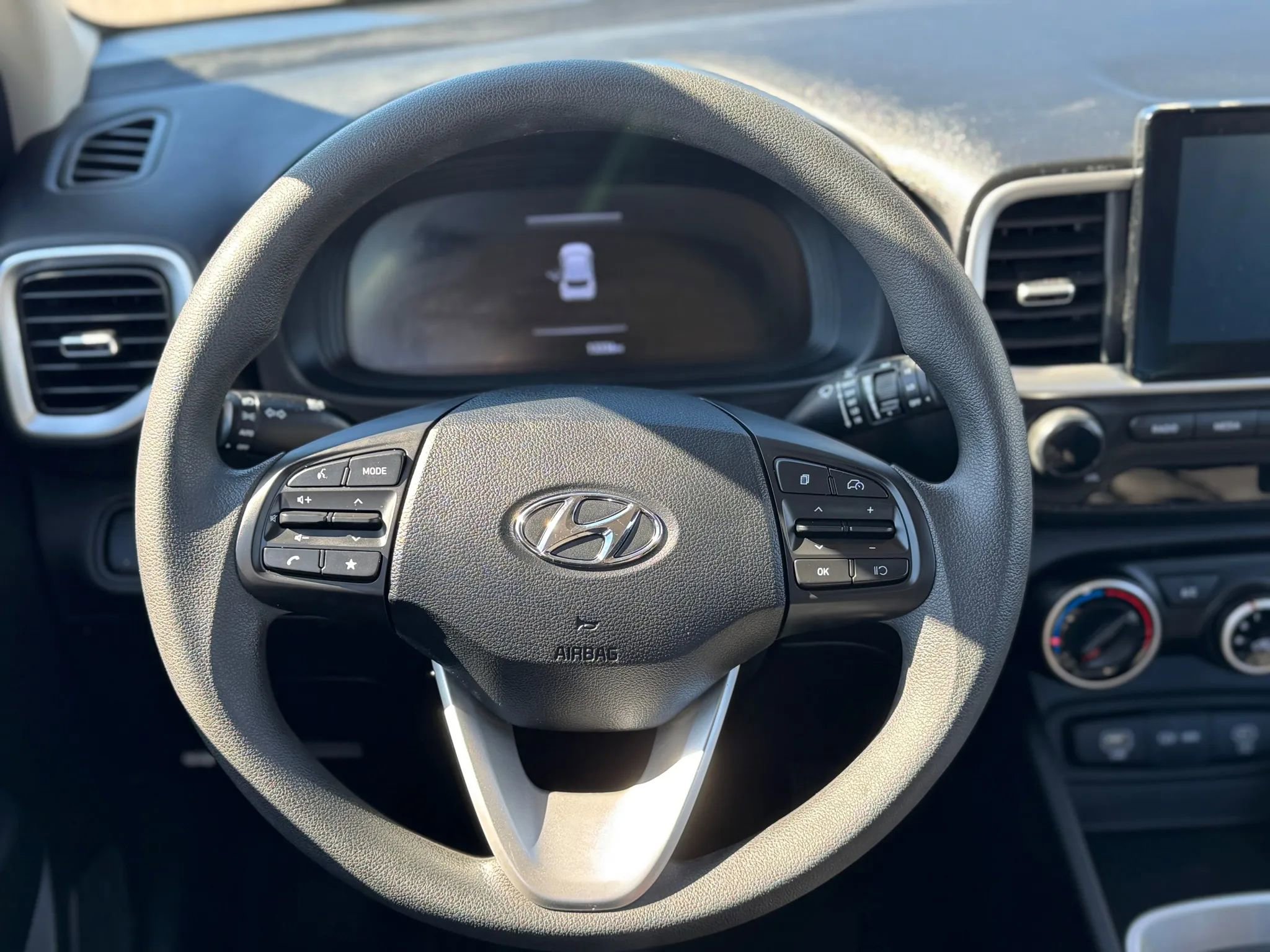 Used 2023 Hyundai Venue SE image 19