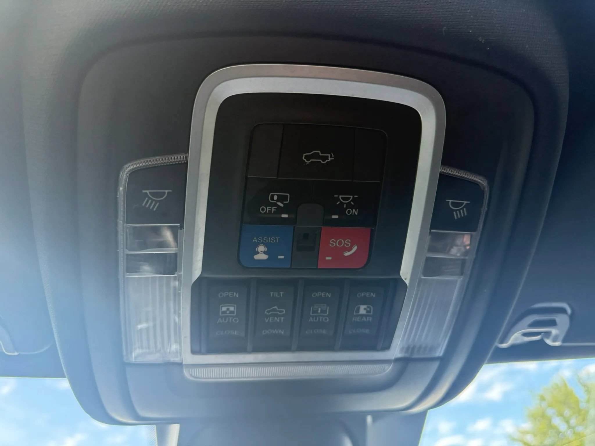 Used 2020 RAM 1500 Sport w/ Alpine Leather & Sound Group AWD/4WD image 18
