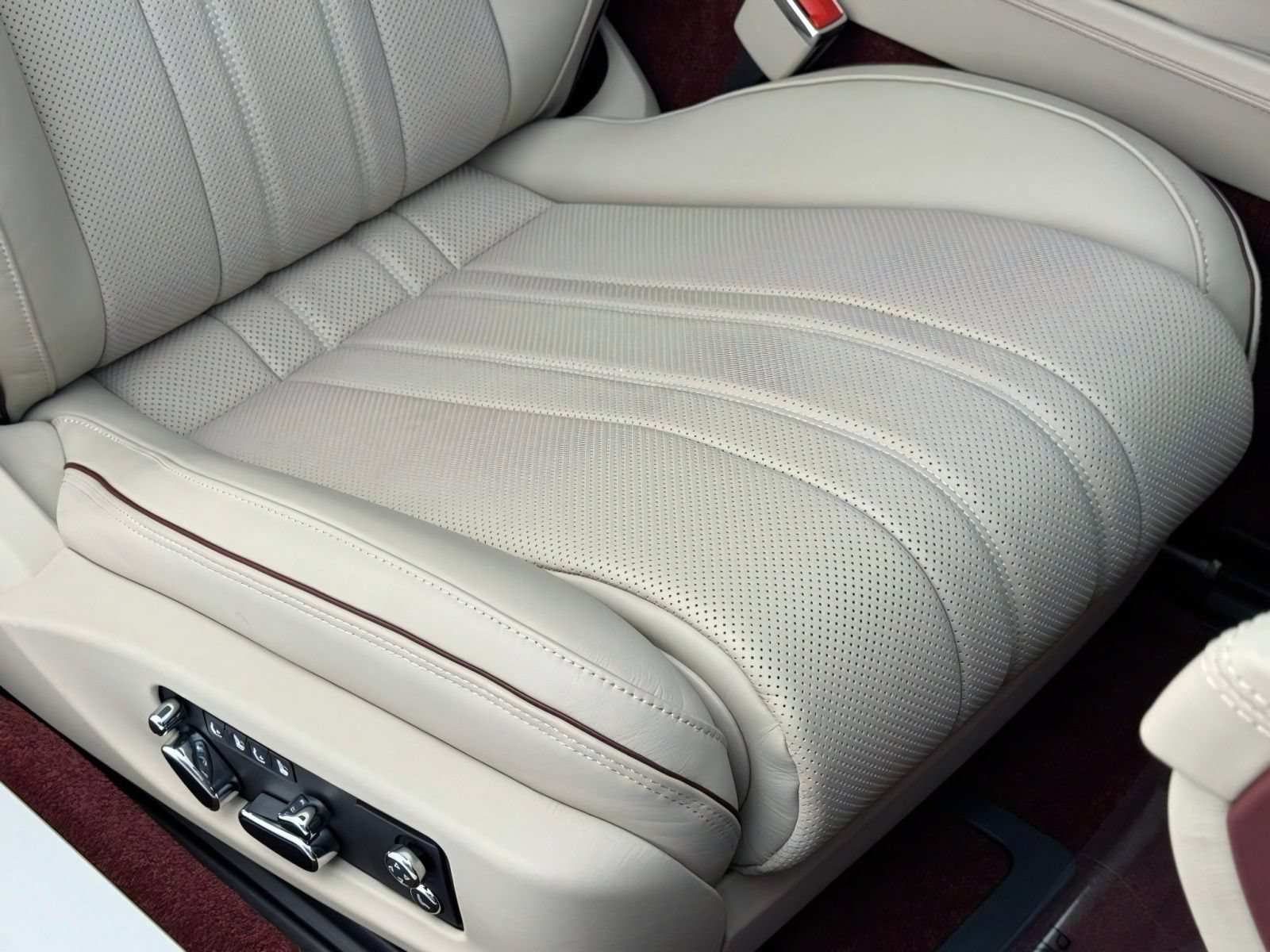 Used 2024 Bentley Continental GT AWD/4WD image 44