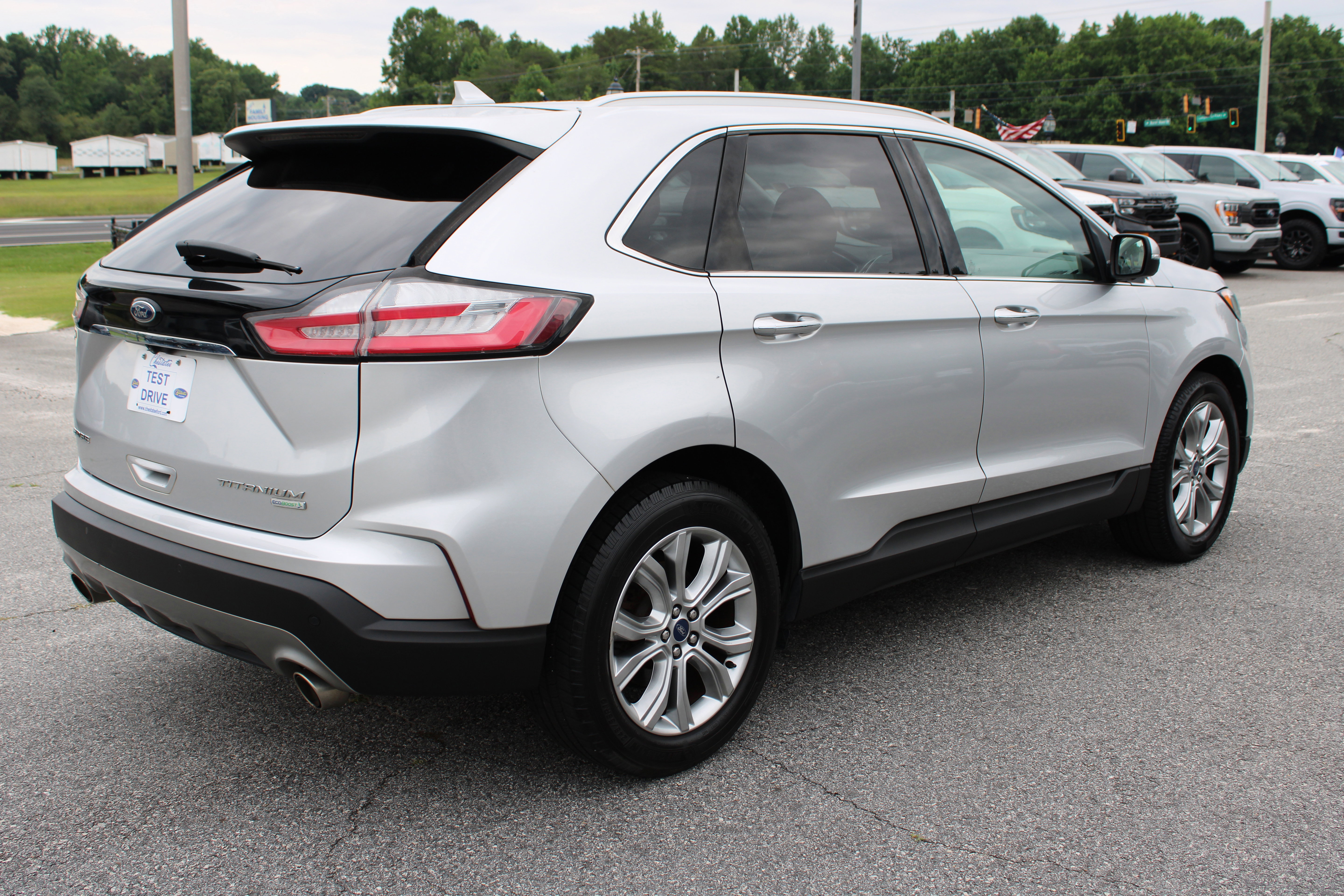 Used 2019 Ford Edge Titanium FWD image 6