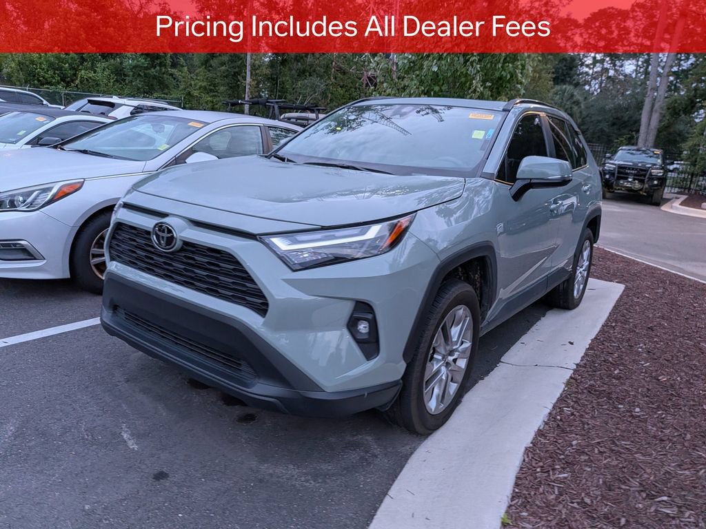 Used 2023 Toyota RAV4 XLE Premium FWD image 4