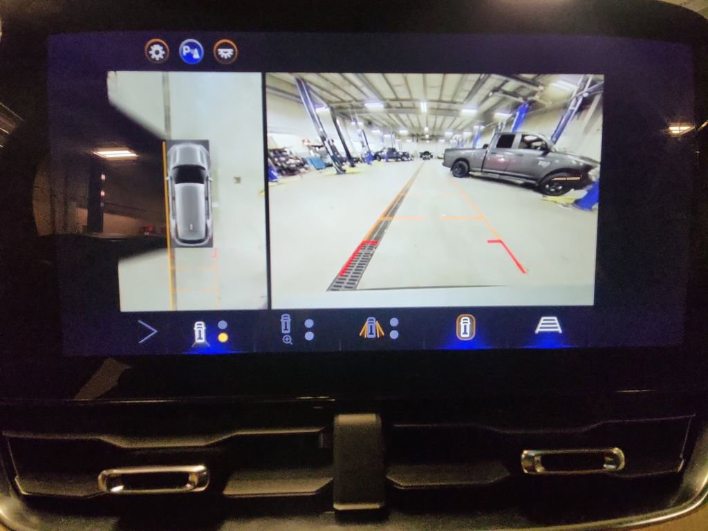 Certified 2026 Chevrolet Equinox ACTIV w/ Convenience Package III image 17