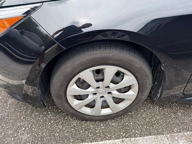 Used 2024 Toyota Corolla LE FWD image 4