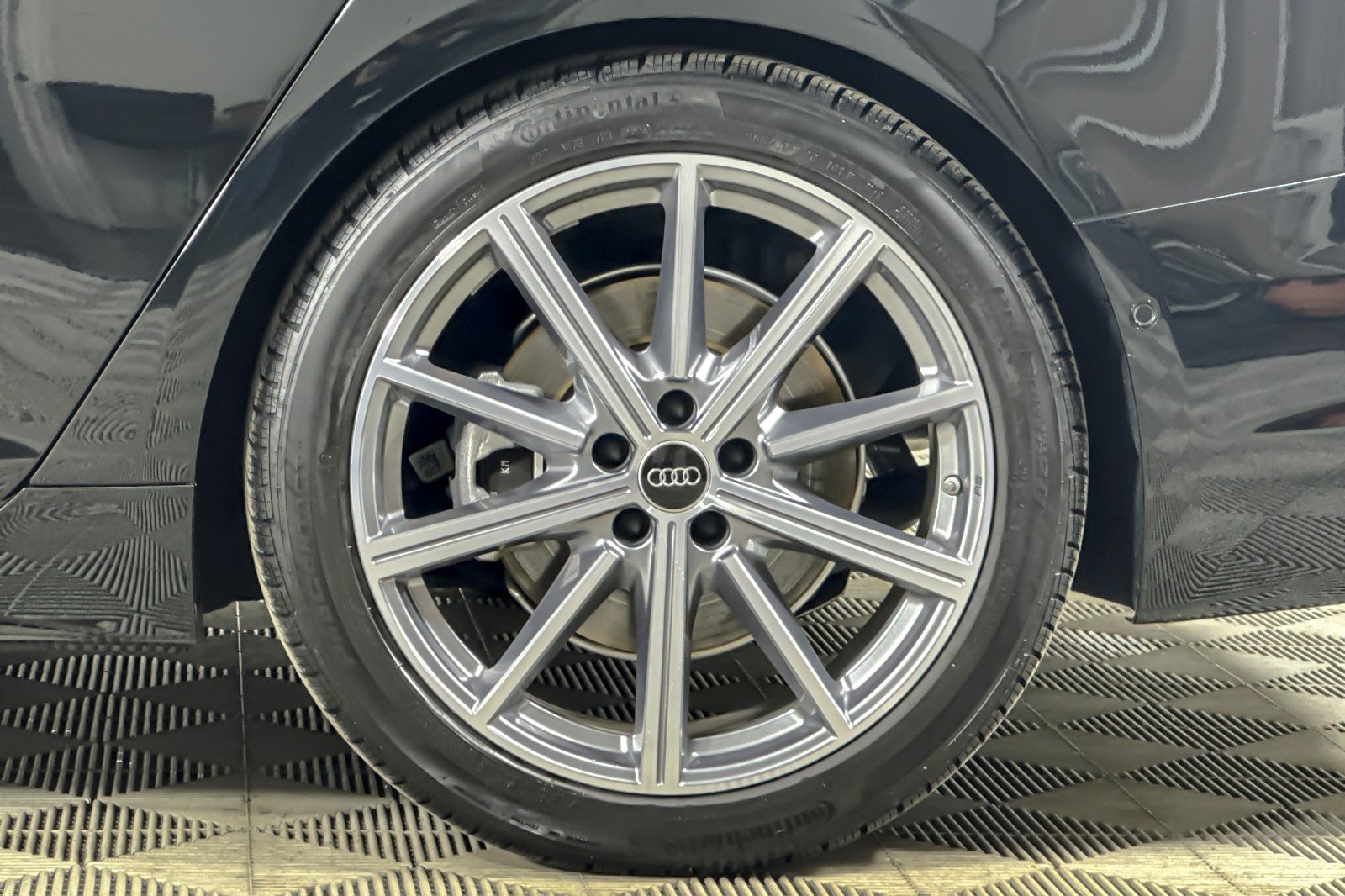 Used 2025 Audi A6 Premium Plus w/ Premium Plus Package image 24