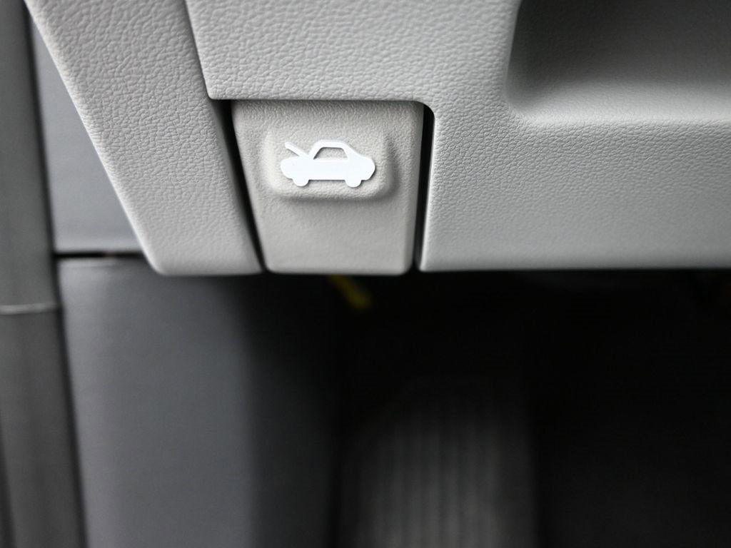 Used 2025 Hyundai Kona SEL image 23