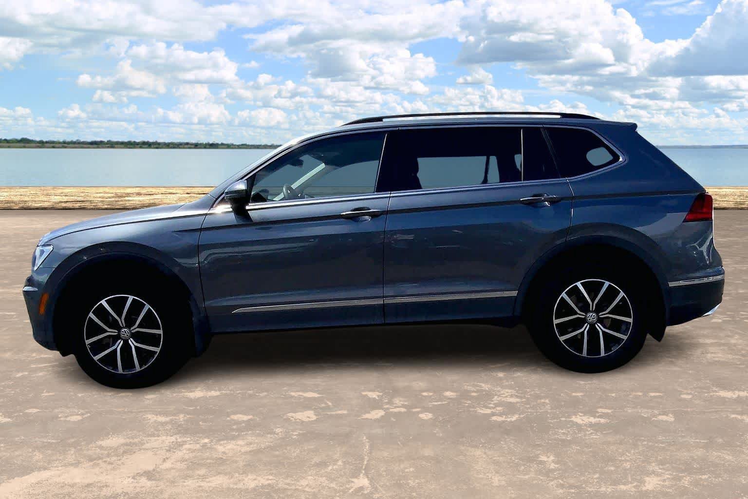 Used 2021 Volkswagen Tiguan SE FWD image 3