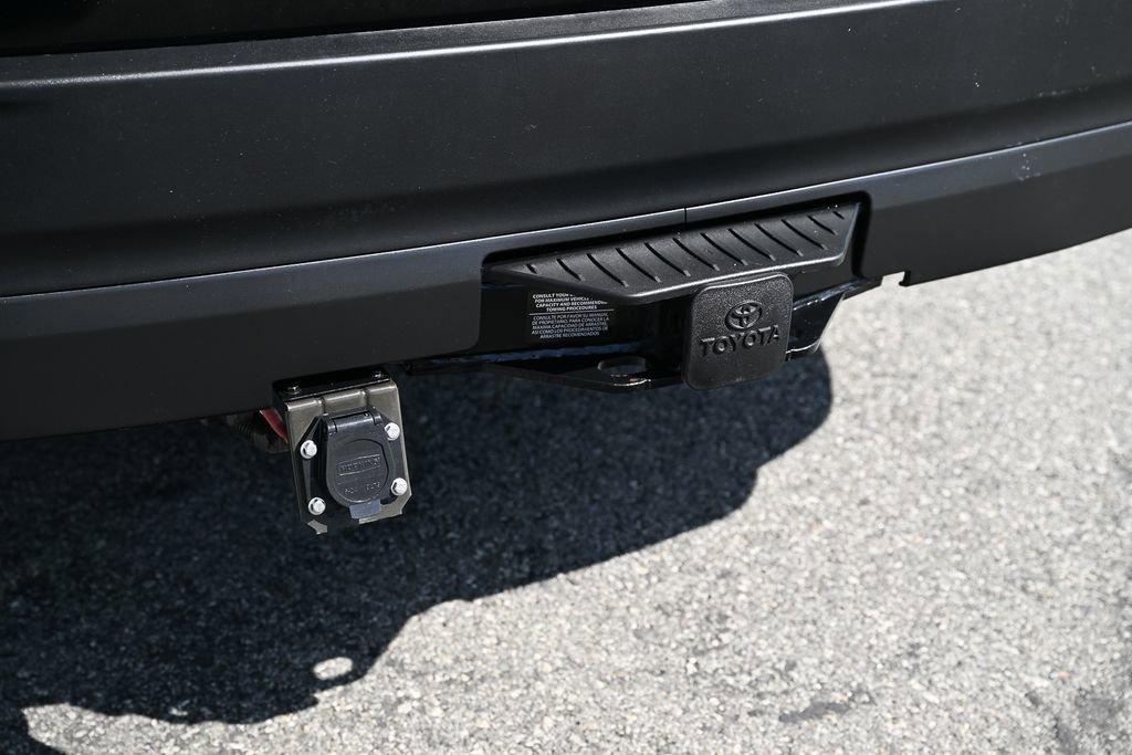 Used 2019 Toyota Highlander LE FWD image 14