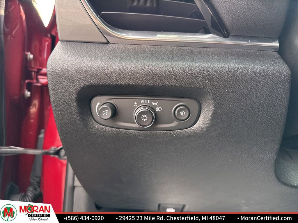 Used 2020 Chevrolet Traverse RS w/ LPO, Floor Liner Package FWD image 18