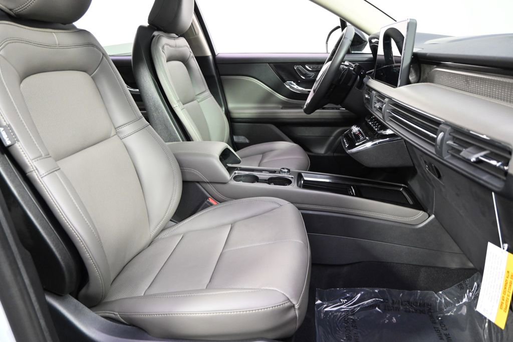 New 2026 Lincoln Corsair Reserve w/ Jet Appearance Package AWD/4WD image 16