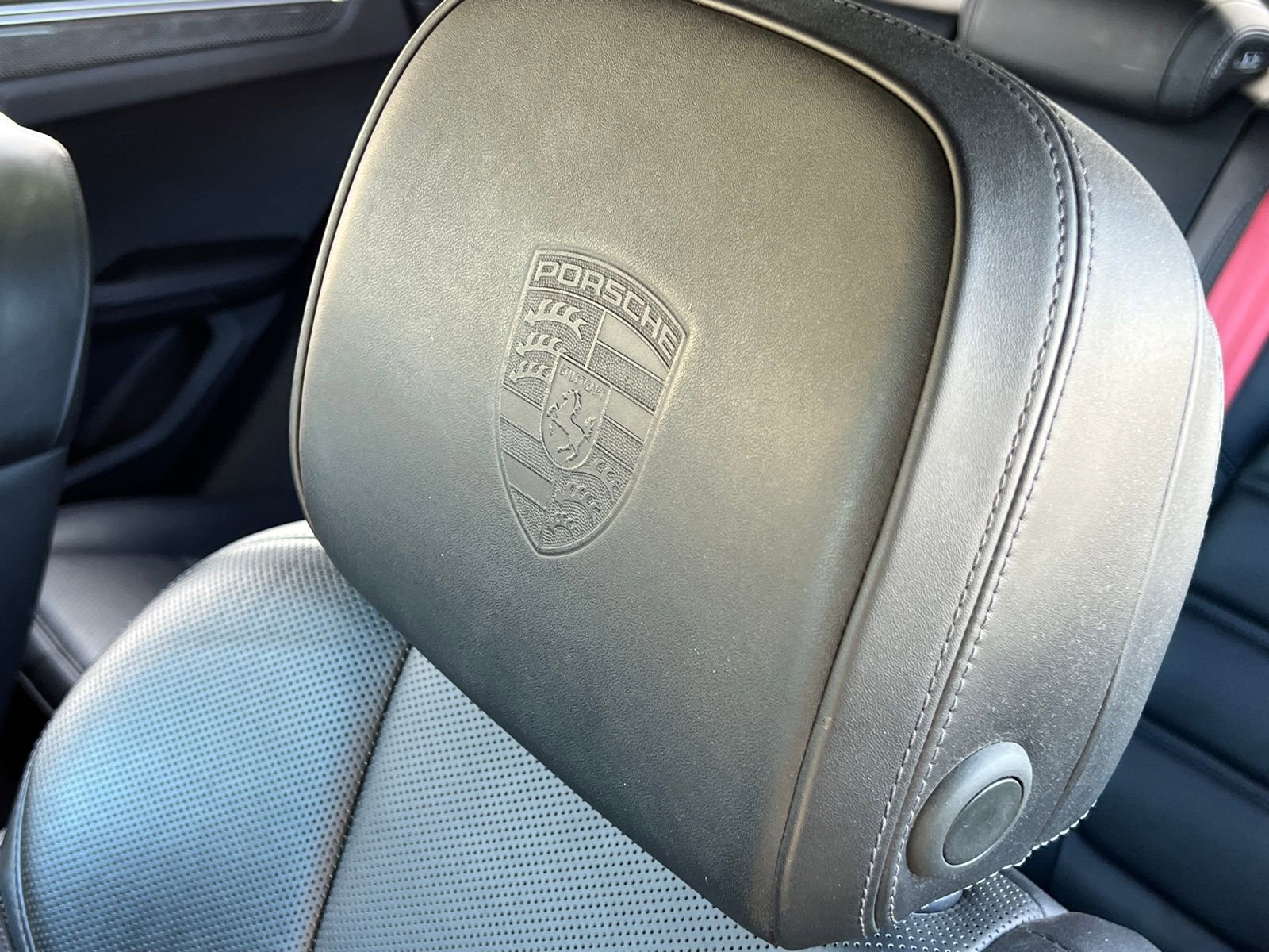 Used 2017 Porsche Macan Turbo image 33