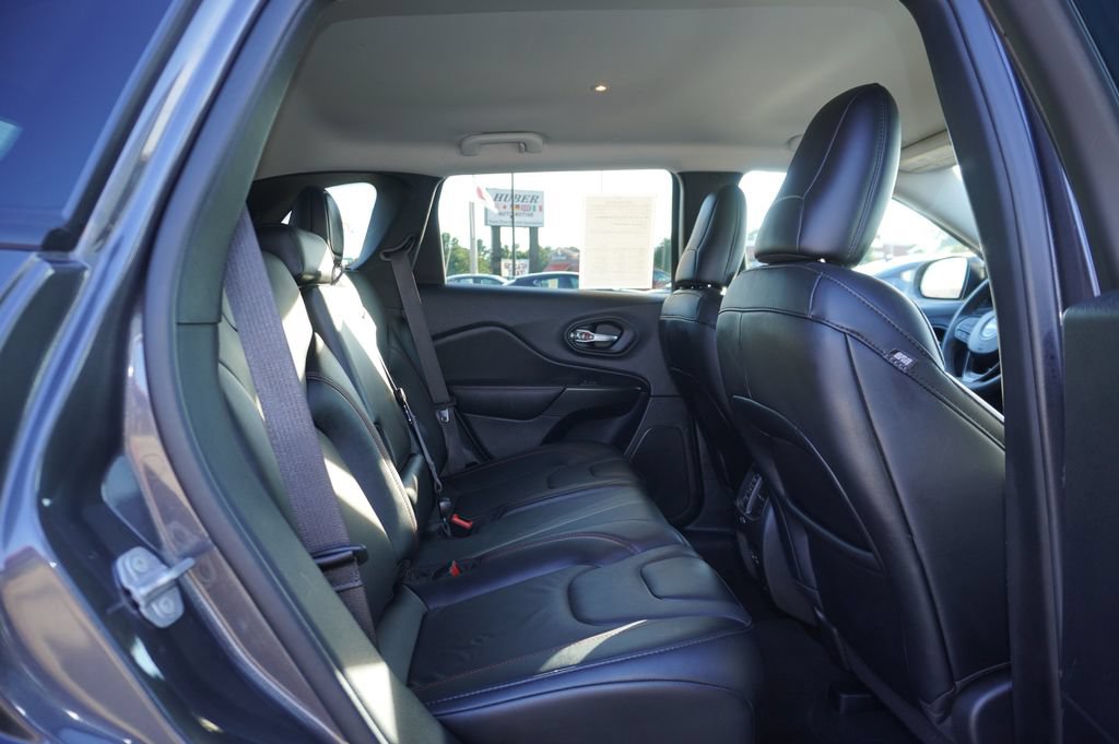 Used 2022 Jeep Cherokee Trailhawk w/ Sound & Nav Group AWD/4WD image 29