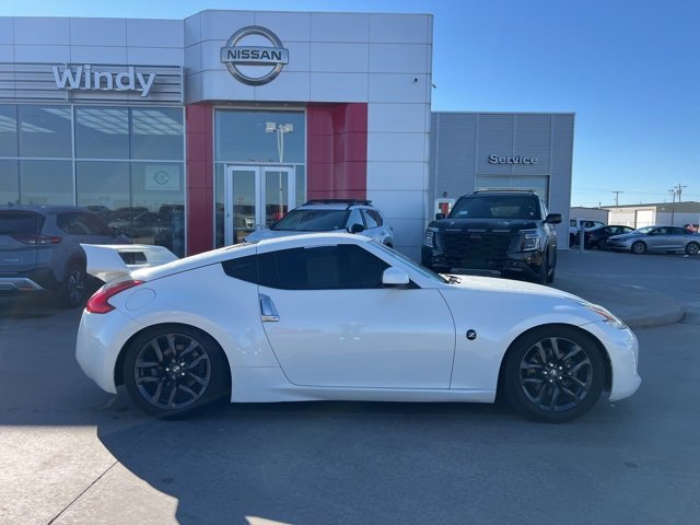 Used 2017 Nissan 370Z w/ Sport Package image 8