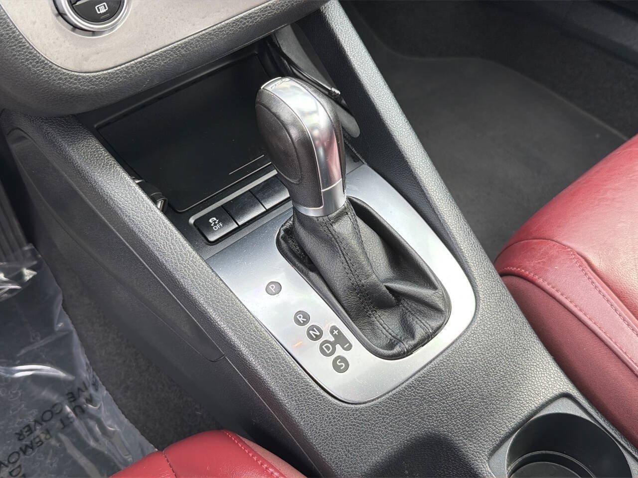 Used 2013 Volkswagen Eos Lux FWD image 22