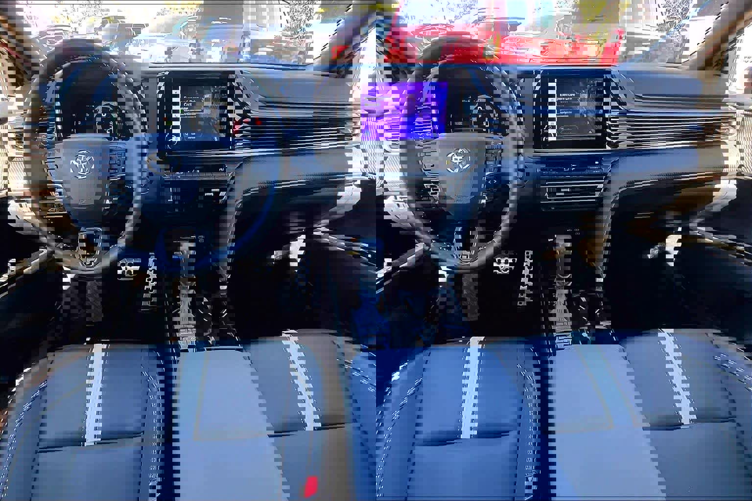 Used 2025 Toyota Camry SE image 14