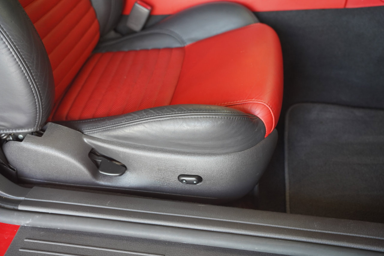 Used 2002 Ford Thunderbird image 25