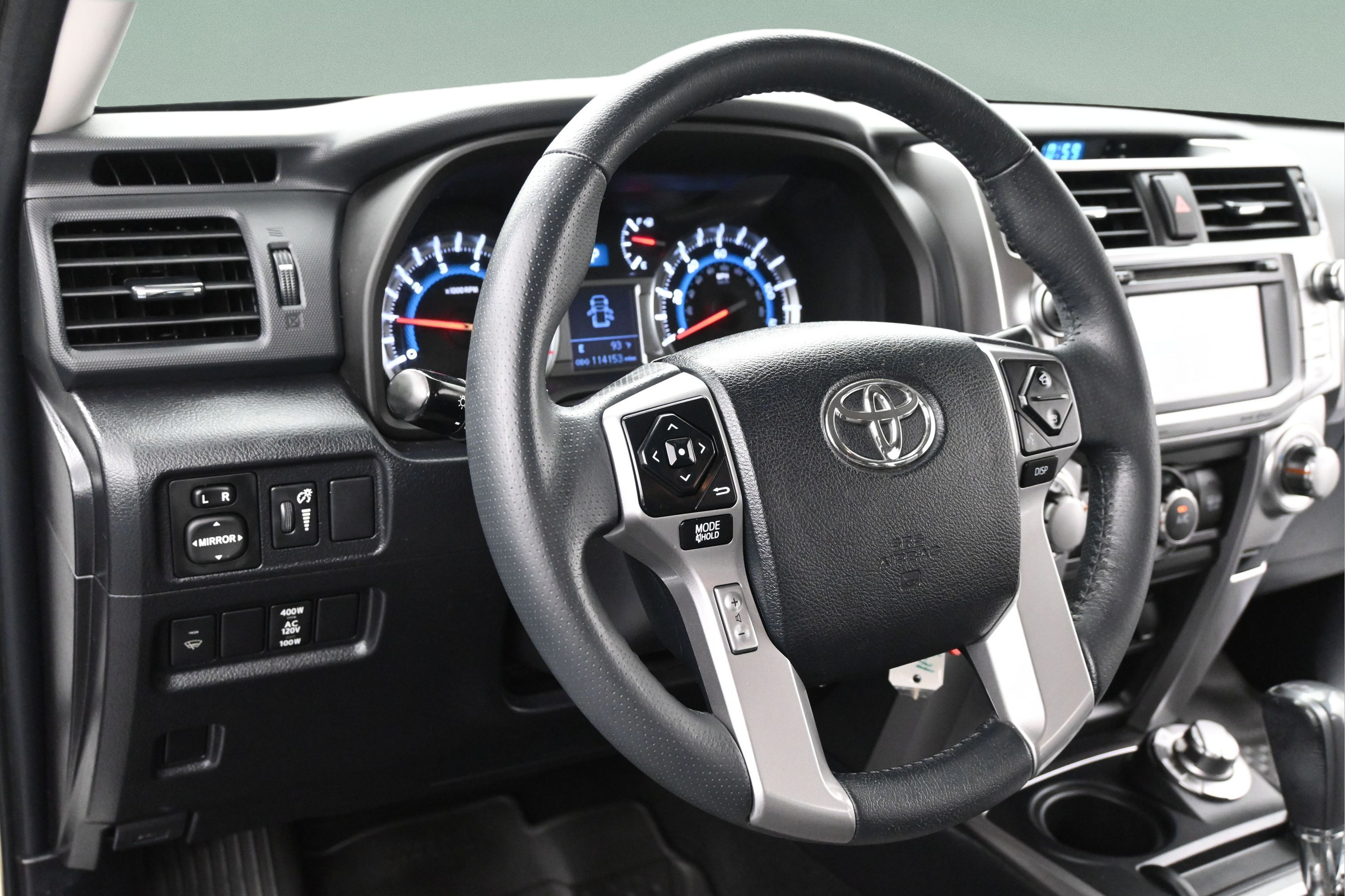 Used 2018 Toyota 4Runner SR5 AWD/4WD image 13