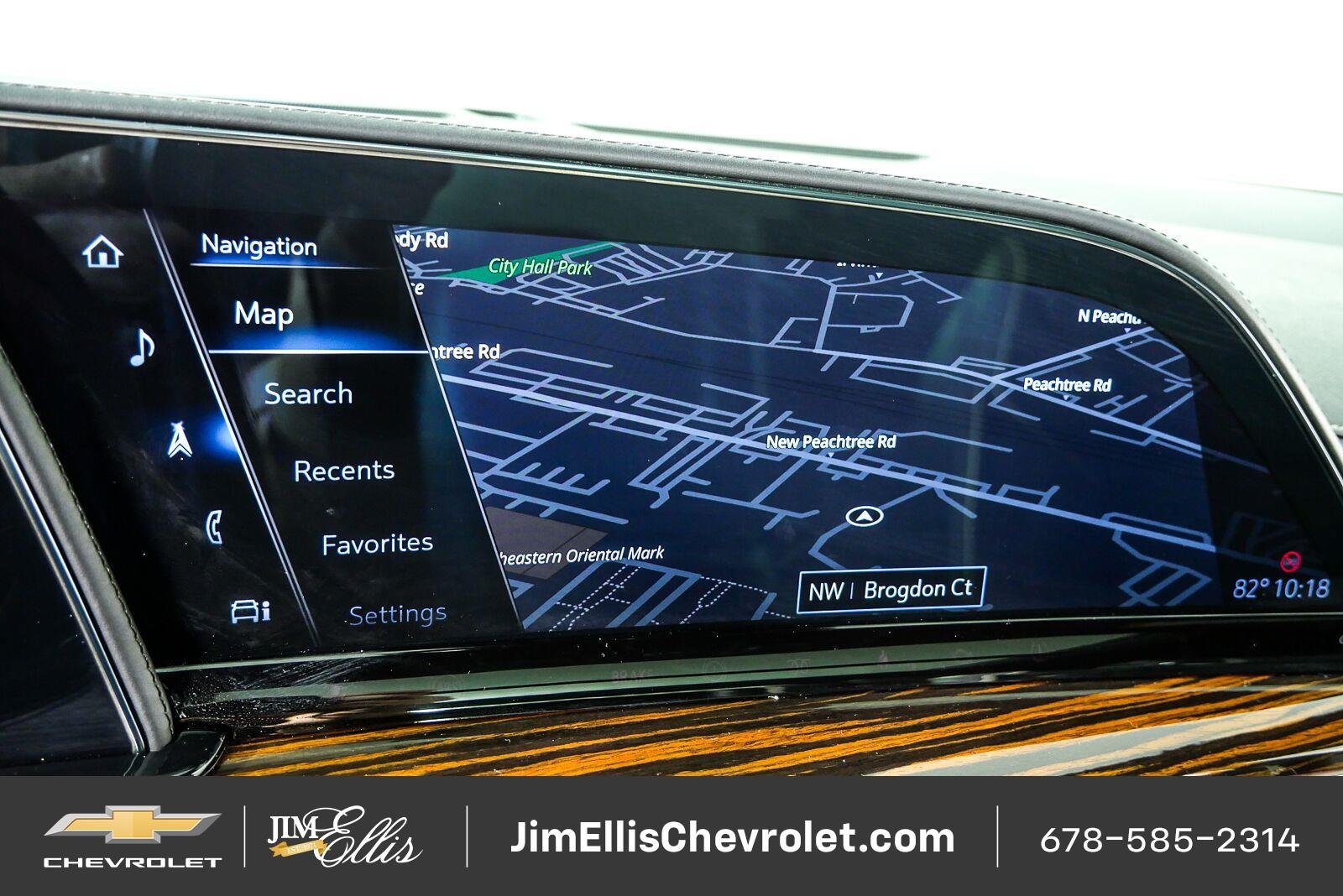 Used 2021 Cadillac Escalade Premium Luxury AWD/4WD image 15