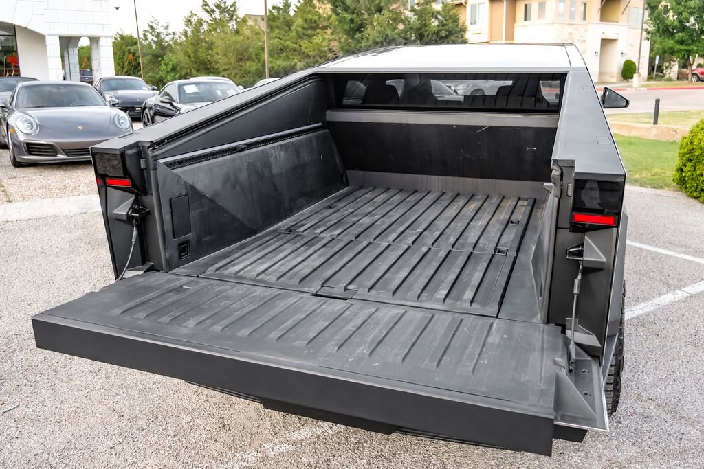 Used 2024 Tesla Cybertruck AWD Crew Cab image 62