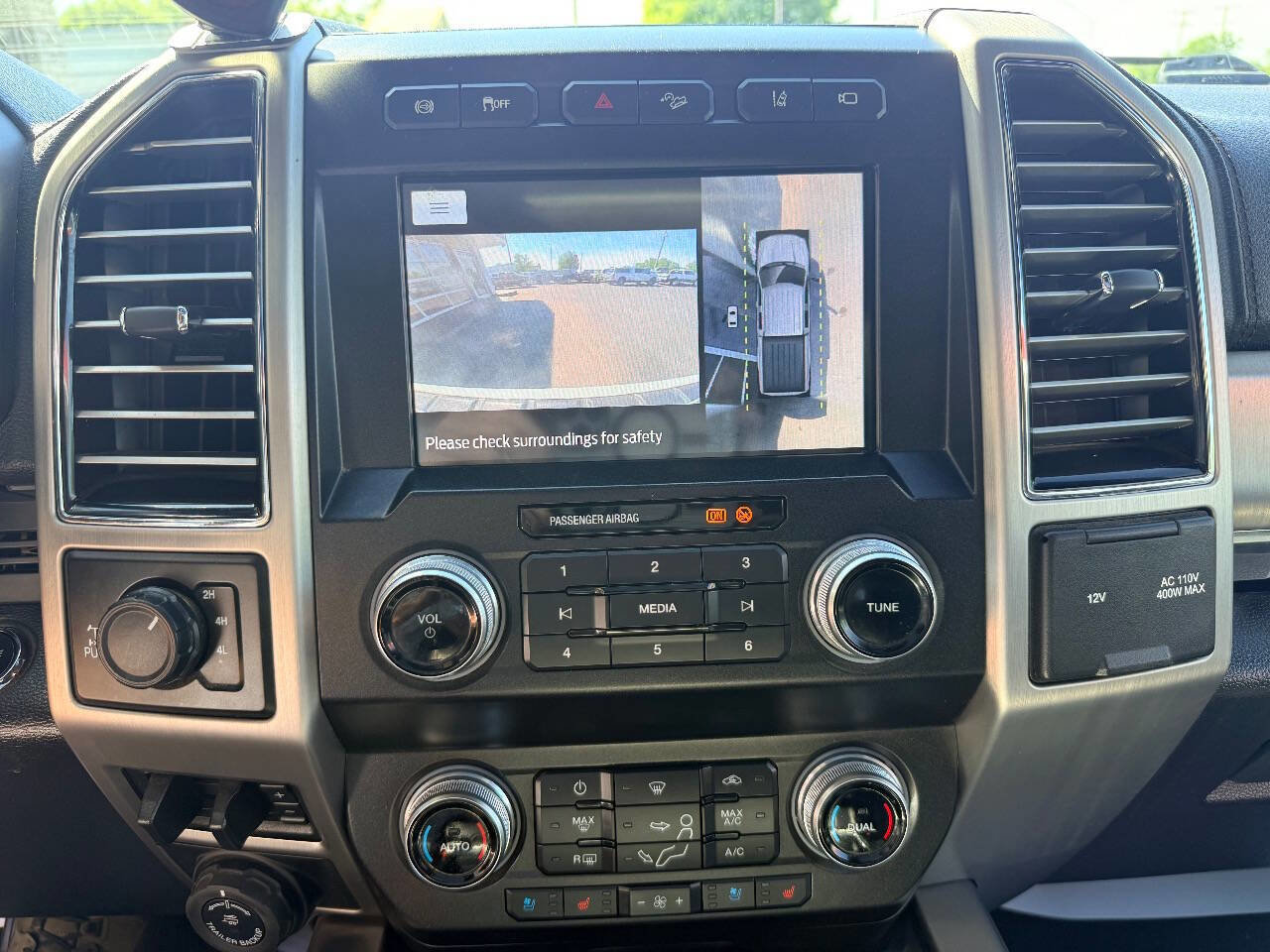 Used 2020 Ford F250 Platinum w/ FX4 Off-Road Package AWD/4WD image 30