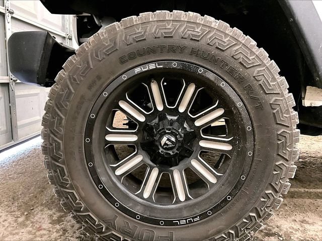 Used 2016 Jeep Wrangler Unlimited Rubicon w/ Connectivity Group AWD/4WD image 8