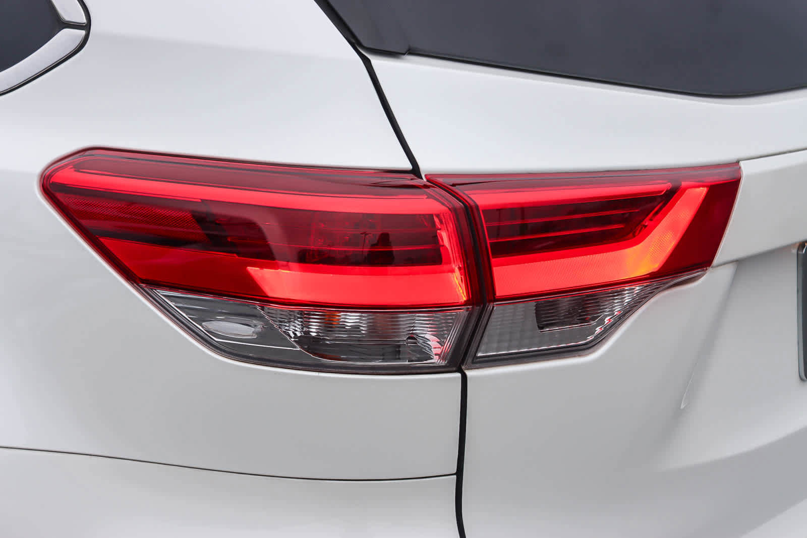 Used 2018 Toyota Highlander Limited image 8