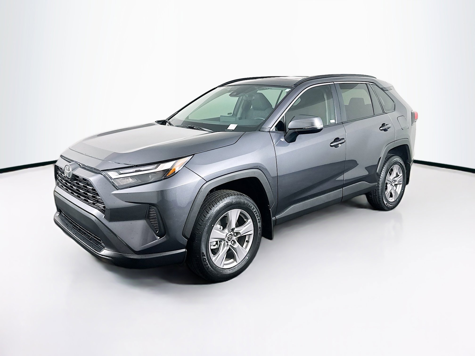 Used 2025 Toyota RAV4 XLE w/ Convenience Package image 3