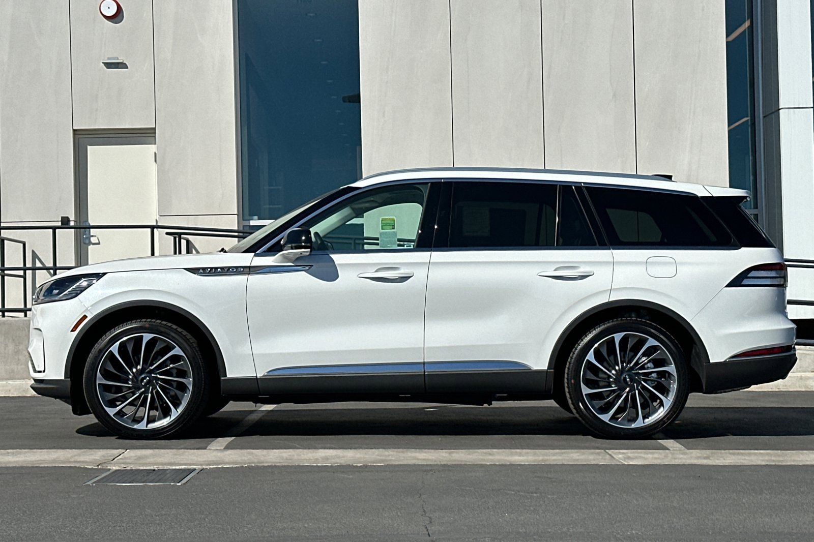 New 2025 Lincoln Aviator Reserve w/ Equipment Group 201A image 6