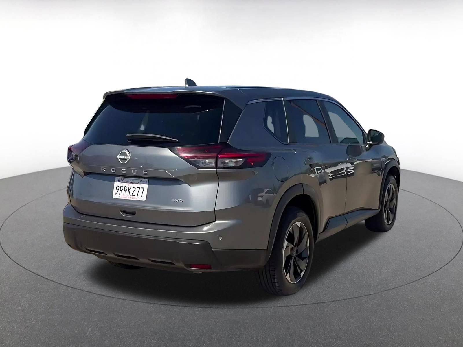 Used 2025 Nissan Rogue SV AWD/4WD image 14