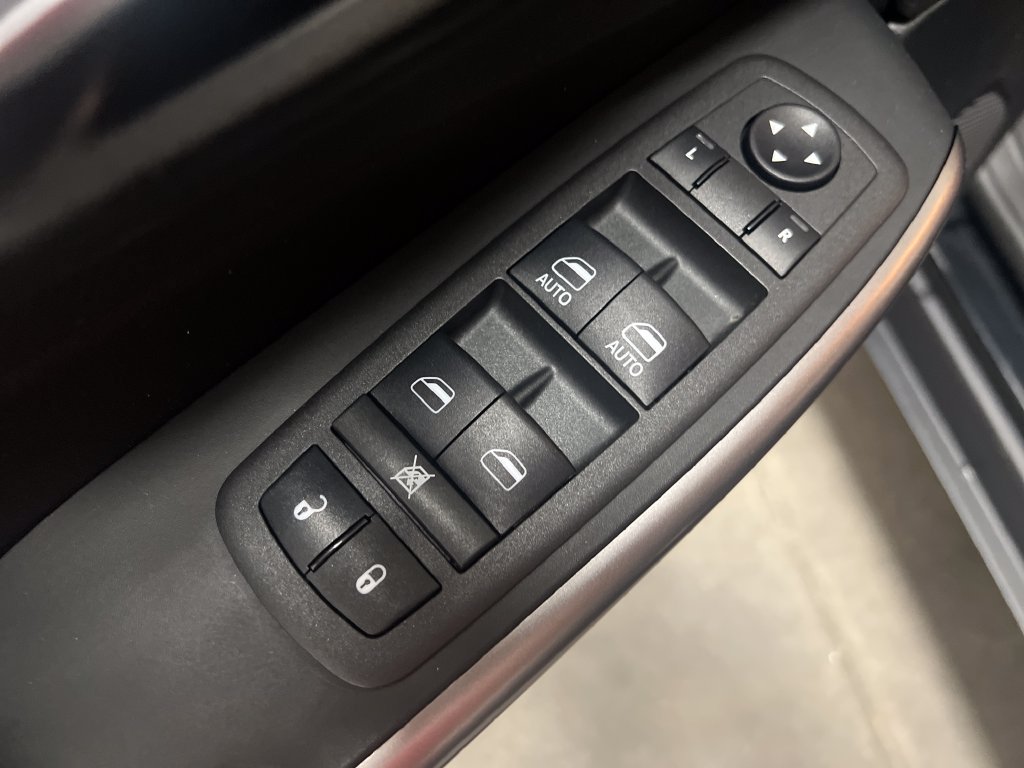 Used 2022 Jeep Cherokee Latitude Lux FWD image 12