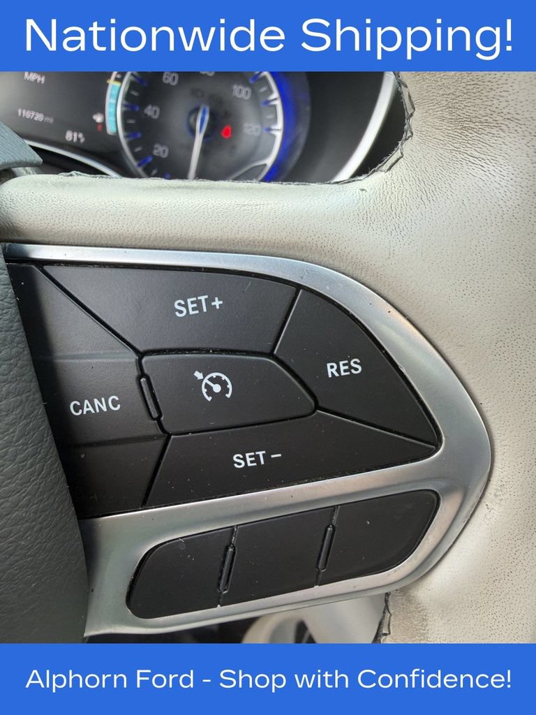 Used 2020 Chrysler Pacifica Limited FWD image 20