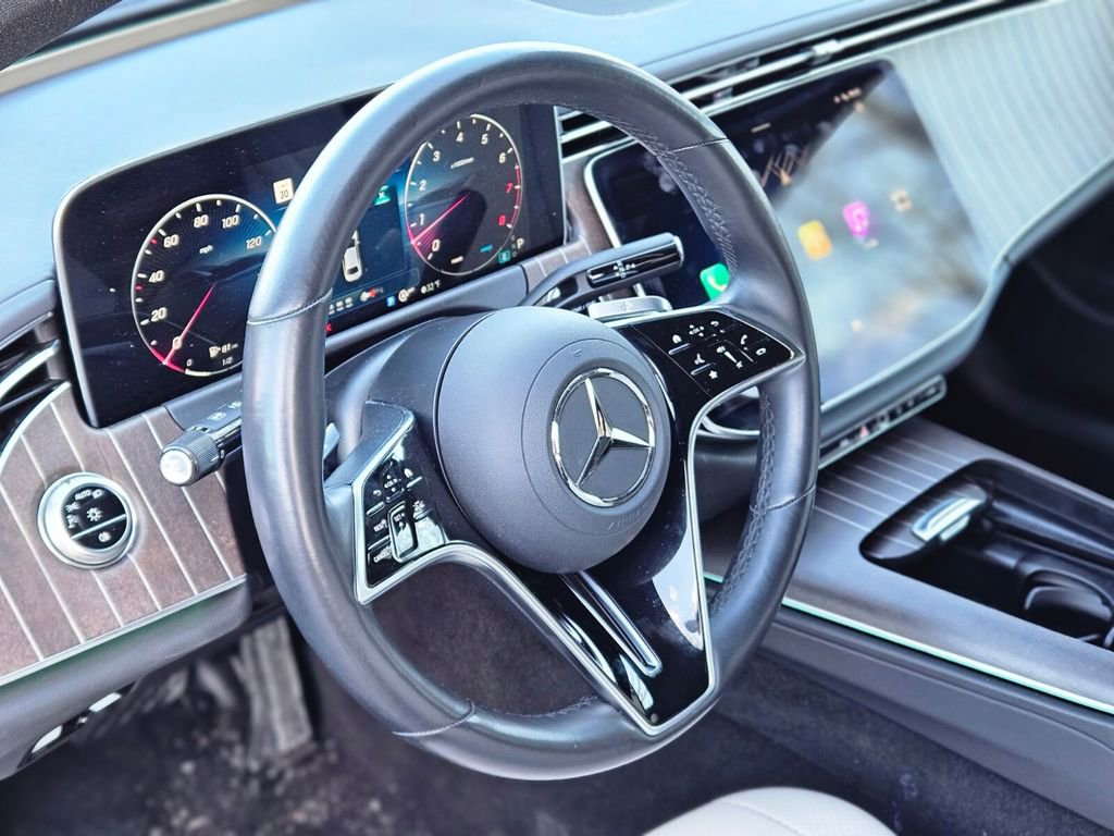 Used 2025 Mercedes-Benz E 350 4MATIC Sedan image 15