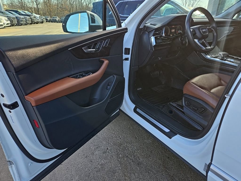 Used 2022 Audi Q7 2.0T Premium Plus w/ Premium Plus Package image 29