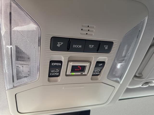 Used 2025 Toyota RAV4 Limited FWD image 23