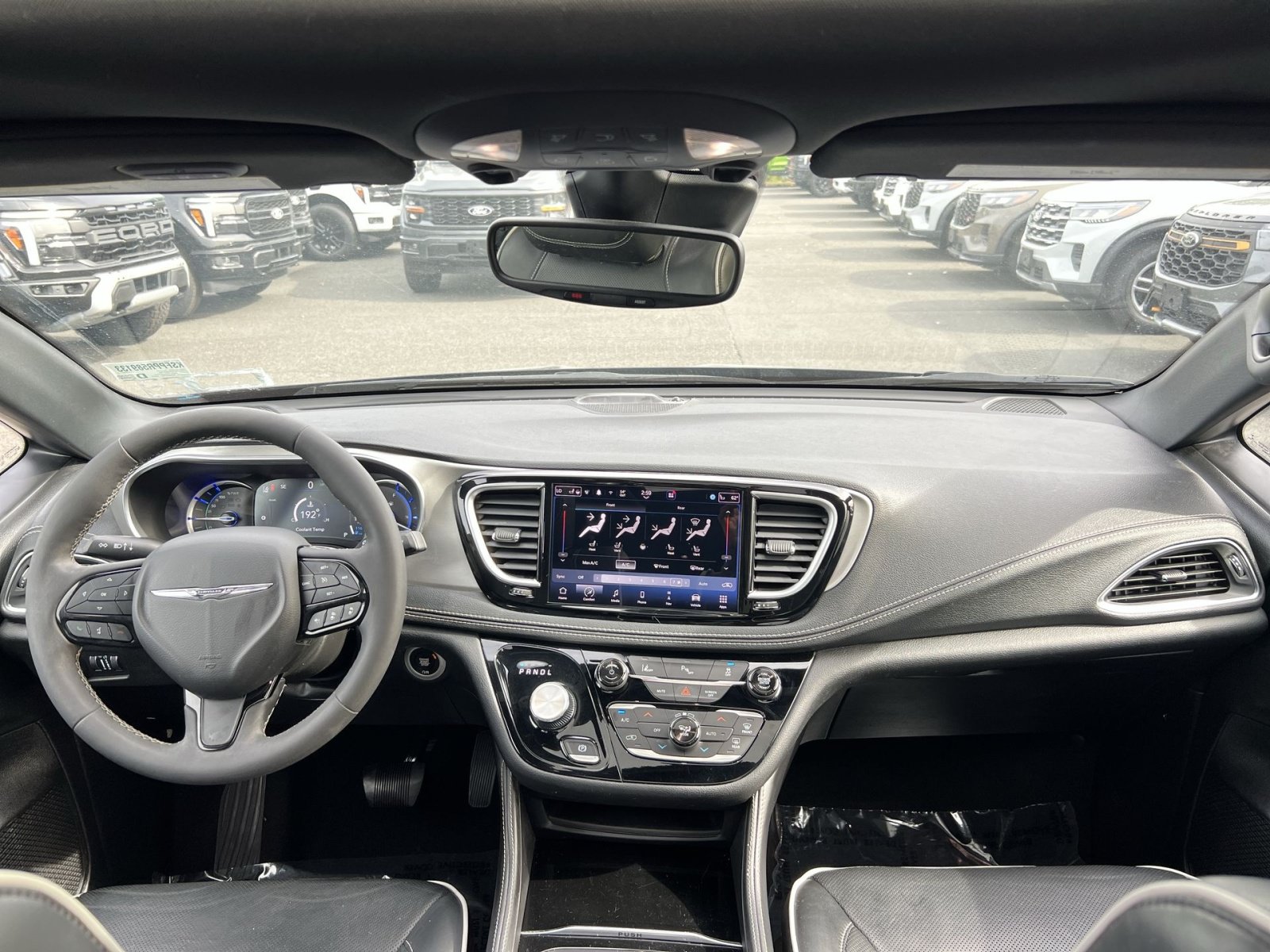 Used 2023 Chrysler Pacifica Limited w/ S Appearance Package FWD image 24