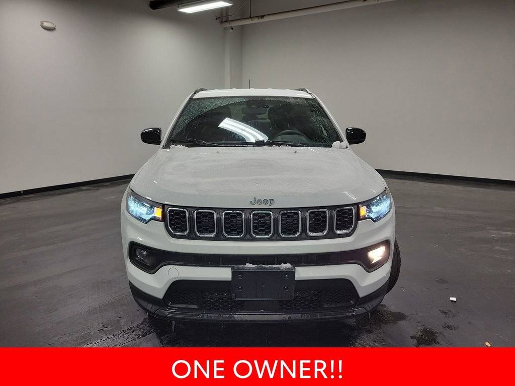 Used 2024 Jeep Compass Latitude image 3