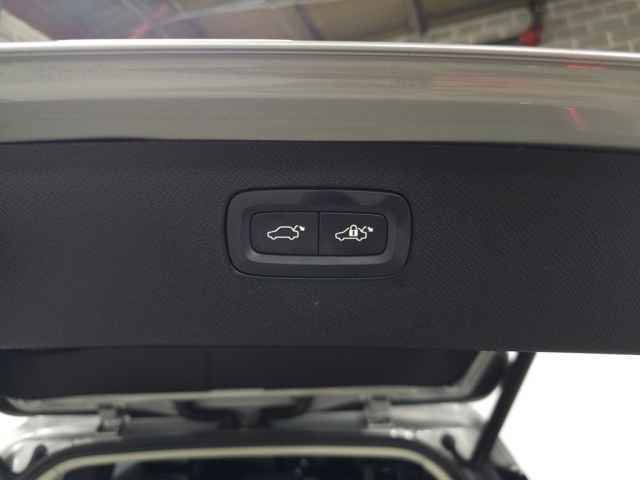 Certified 2025 Volvo XC90 B5 Plus AWD/4WD image 10