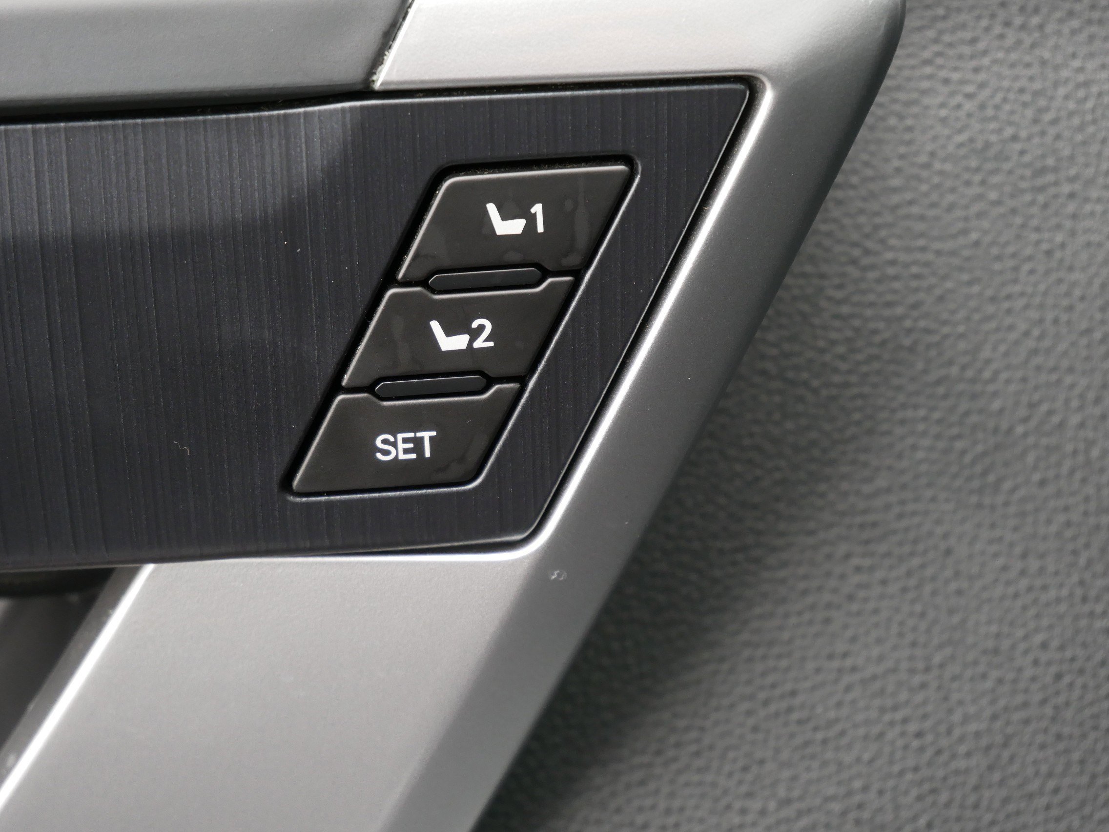 Used 2024 Toyota Tundra Platinum image 27