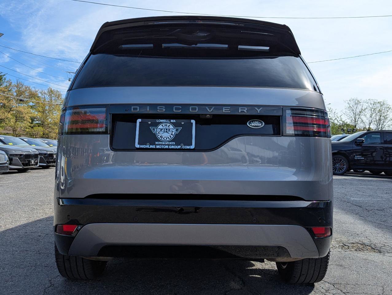 Used 2022 Land Rover Discovery S R-Dynamic AWD/4WD image 9