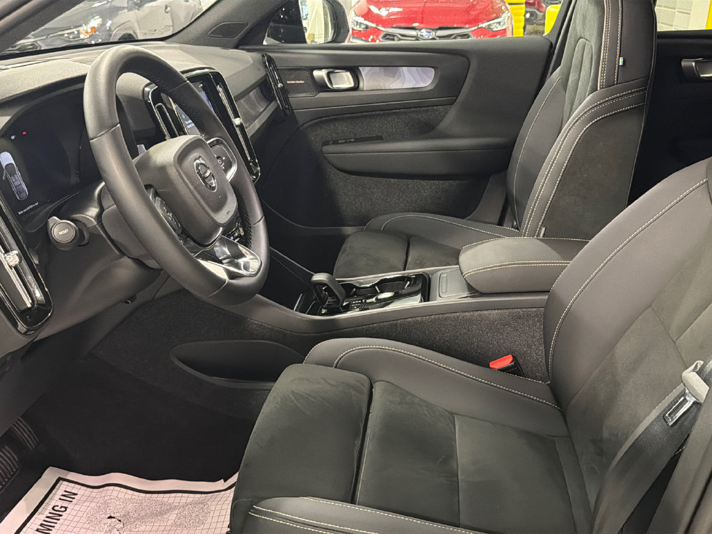 Certified 2023 Volvo C40 P8 Recharge Ultimate AWD/4WD image 10